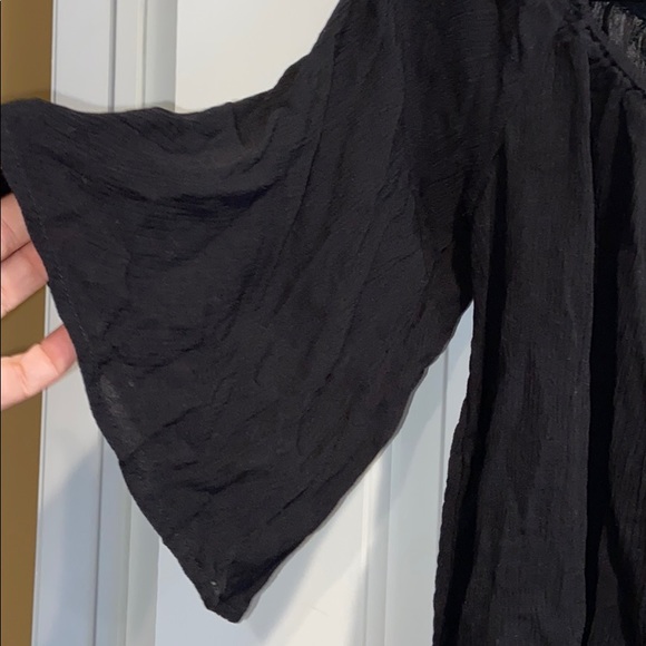 Off the shoulder flowy shirt Black Sz M NWT TOBI - Picture 3 of 5